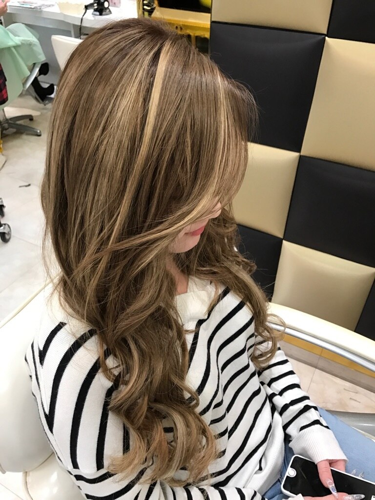 2025年-2026年冬】メッシュカラーの髪型・ヘアアレンジ｜人気順