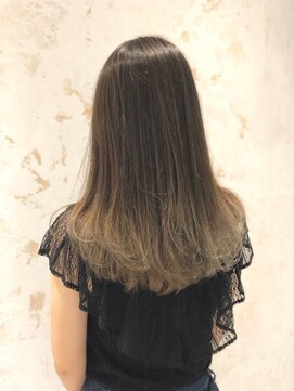 ジーナ 池袋(Zina) 【Zina　池袋】イメチェン毛先パーマ耳かけ×フォギーベージュ