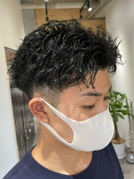 クオル 立川(QOL) ツイストスパイラルパーマセンターパートツーブロック刈り上げ