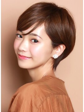 ロビー 表参道(ROBBY) 大人ショート/ひし形シルエット/前髪あり/30代・40代