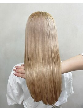 イル(iLu.) ブロンド/抜きっぱなし/ミルクティー/ミルクティーベージュ