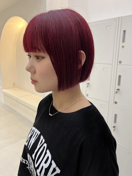 エマン(AIMANT) ワインレッド×パツだとボブ