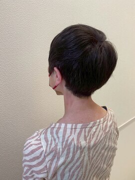 アクセ ミセスヘア◎黒髪暗髪小顔ハンサムショート首周りすっきり夏ヘア