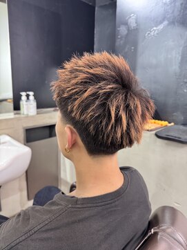 クロムトウキョウ ザ バーバー 新宿本店(CHROM TOKYO the Barber) テーパーフェード×スパイキーショート