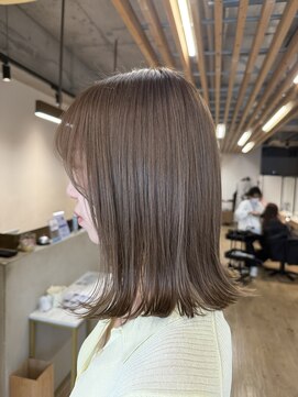 赤みを抑えた柔らかい質感鈴木まりや】