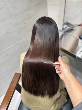 ルーカス(Lucas) 柔らか艶ナチュラルストレート