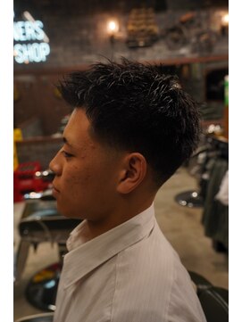 フォーコーナーズカットショップスリーセント 栄(FourCornersCutShop 3/cent) テーパーフェード
