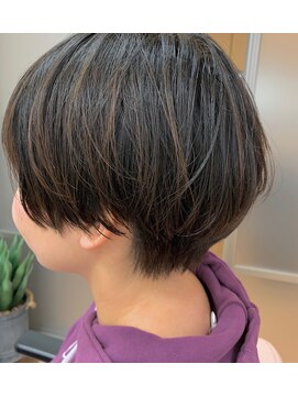 美容室かぐや姫 女性らしい丸みショート/ブリーチ無しのシークレットハイライト