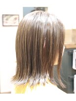 ウィスカーヘアー(whisker hair)&nbsp;外ハネボブ
