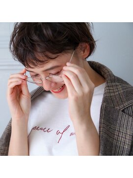 アニータバイガネイシャ(Aujua anita by ganesha) 耳掛けショート#髪質改善#長浜#ブリーチ#ダブルカラー