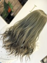 ラビスモア(Lovis moa)&nbsp;魅力倍増カール/セミディ/シアーカラー/ダークアッシュ/姫カット