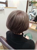 ショートスタイルのなじませ白髪染め