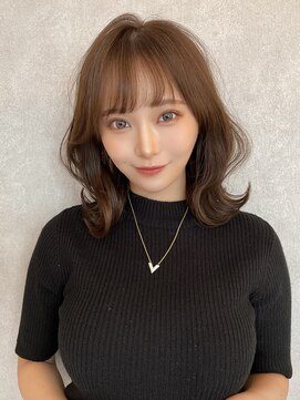 ルームバイシー 新宿(Loom. by Sea) グレージュカラー/斜めバング/シルキーベージュ/くびれヘア