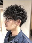 大人男性強めパーマスパイラルパーマ30代メンズ / 井上