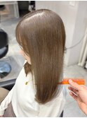 オリーブベージュ