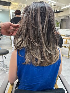 ジーディーエス(GDS) 西海岸風バレイヤージュ