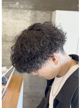 メンズギフト(men's GIFT) マッシュ刈り上げツーブロック波巻きツイストスパイラルパーマ