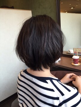 ディアローグ 瑞江店 大人キレイな、黄金比率のグラデーションボブ。瑞江