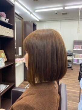 詩音 原良店 前下がりストレートボブ