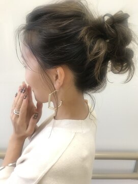 アールディー(RD.) 【ArdyHair富雄三碓店】ダブルお団子ヘア