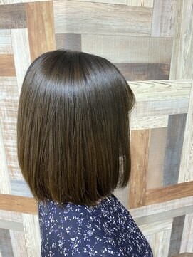 レブリス(Revliss) 髪質改善 アッシュカラーストレートボブ