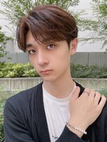 ロンドカスティーヨ 四日市(Lond castillo)&nbsp;カルマパーマで毛流れのあるセンターパートが旬