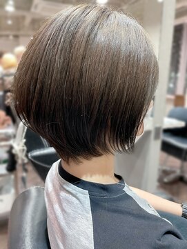 ニーフ 恵比寿(neaf) イメチェン ホワイトブロンド 外ハネボブ 美髪 ワイドバング