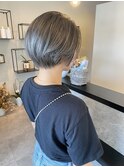丸みショートボブシルバーグレージュケアブリーチカラー