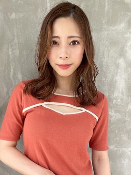 ソワリー 栄(THOiRY) 大人可愛い20代30代40代小顔艶髪簡単スタイリングふんわりカール