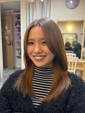 ヘアリゾート粋 ウナム 新宿東口店(enam) 顔まわりレイヤー/ナチュラルベージュ/艶髪