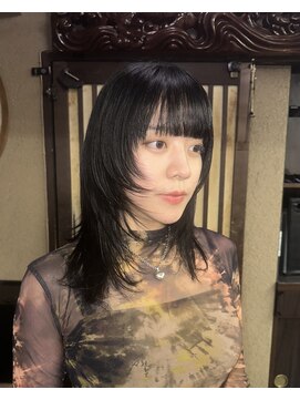 ボリューム(VOLUME) 艶感カラー/レイヤーカット/ダークブラック/モード/原宿/渋谷