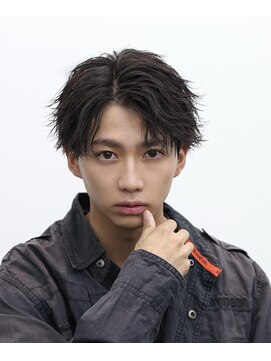 リップス 吉祥寺店 (LIPPS) ツイストスパイラル センターパート