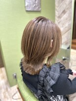 ジプソ(Gypso Hair salon)&nbsp;【 ミディアムレイヤー × ナチュラルベージュ 】