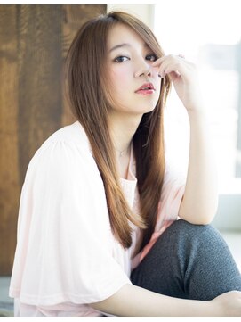 ローラン(ROULAND) 透明感あるアッシュグレージュロング