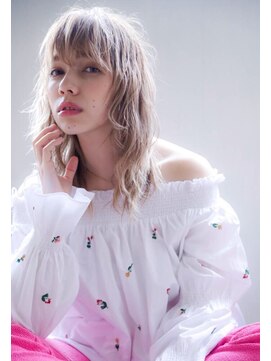 エース (ACE) ACE LA ゆるふわロング×ペールグレージュ