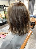 赤みの少ないベージュカラー