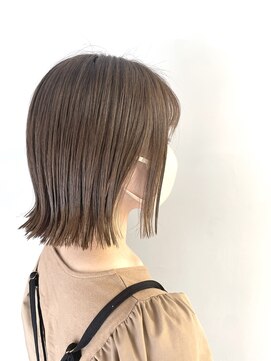 バッカ(BACCA) 切りっぱなしボブ