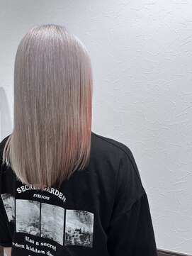 ゴデーレ(GODERE) ゆるっとアシメインナーカラーホワイトブロンド×ペールオレンジ