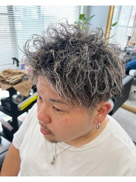 ラグズ 茅ヶ崎(LAGUZ) 攻めのホワイトハイライト×だれるパーマ