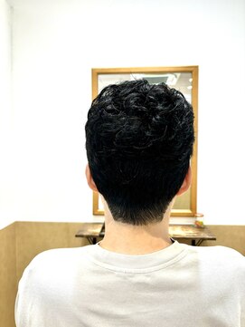 キュウ トゴシコウエン(CUE TOGOSHI-KOEN) 脱ツーブロックメンズカット/メンズカット/パーマ風カット