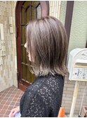 【nasu】切りっぱなしボブ×ハイライトシルバーグレージュ
