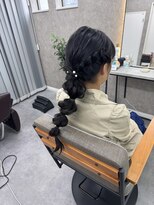 イッキ(IKKI)&nbsp;黒髪 アレンジ　編みおろし 小顔