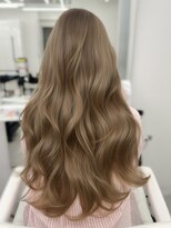 アマトウキョウスマートサロン(AMA TOKYO×Smart Salon) ヘーゼルベージュ レイヤーカット 海外風