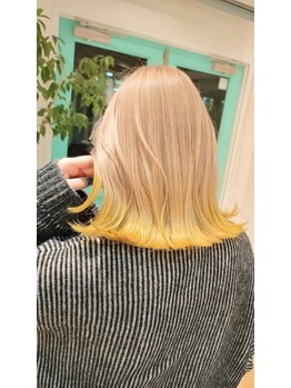 クオレア(CUOREA)の写真/[透明感の出る艶カラーが人気]ブリーチなしカラー～白髪ぼかしまでお任せ♪肌を綺麗に魅せる艶カラー