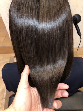 アコンプリッシュ 代官山 恵比寿(accomplish) プラチナミネコラ