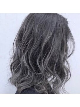 美容室マチルダ ホワイティーシルバー