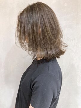 アルバム 新宿(ALBUM SHINJUKU) レイヤーロブ_オリーブカラーハイライトカラー_ba305381