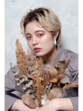 ジャンプッシュ 平尾(JUMPUSH) 【平尾美容院 ＪＵＭＰＵＳＨ】ハイトーン×ショート