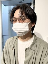 ココ 本八幡(KOKO)&nbsp;スーツ短髪ツーブロック束感モテる黒髪シークレットパーマ流行