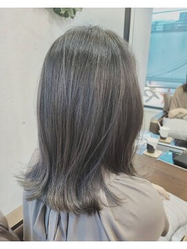 ナンバー エミライ 溝の口(N° emirai) 【梶谷】アッシュグレーハイライト